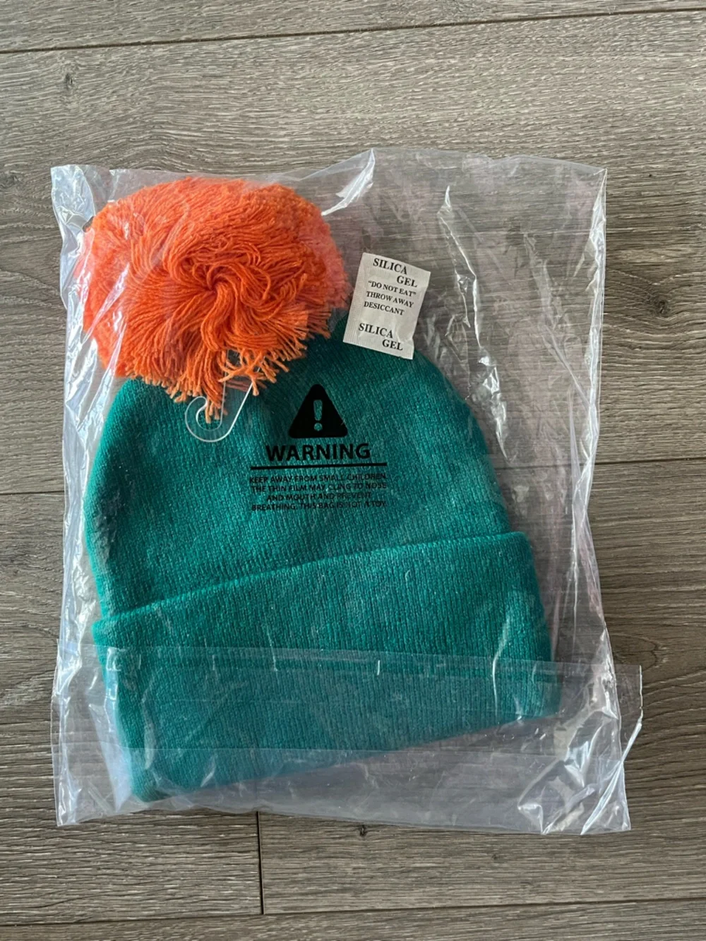 NWT Carter & Joey Magic Beanie, Thermax Magic Gloves, 4 Additional Glove Sets